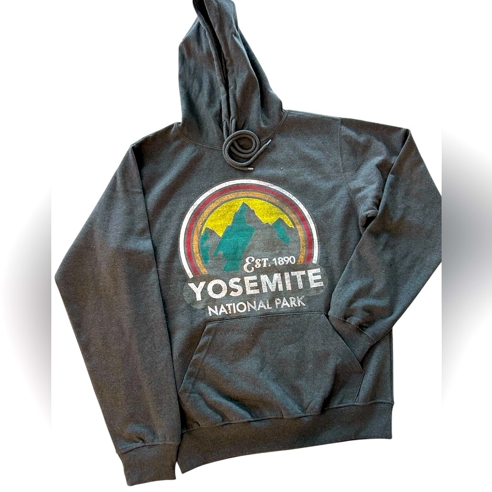 Yosemite National Park Hoodie Pullover Sweatshirt Men Size Small New Tags
